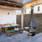 Charivari Inzell, Chalet