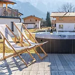 Charivari Inzell, Chalet