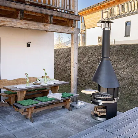 Charivari Inzell, 木屋