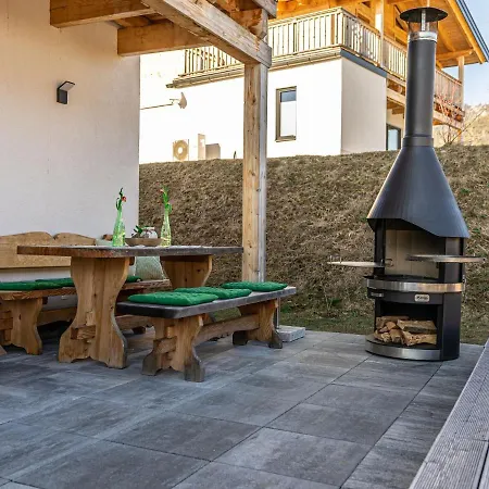 Charivari Inzell, 木屋