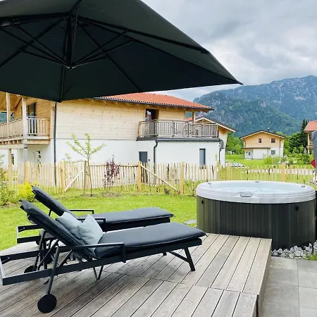 Charivari Inzell, 木屋 因泽尔