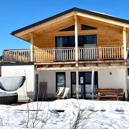Charivari Inzell, Domek alpejski *